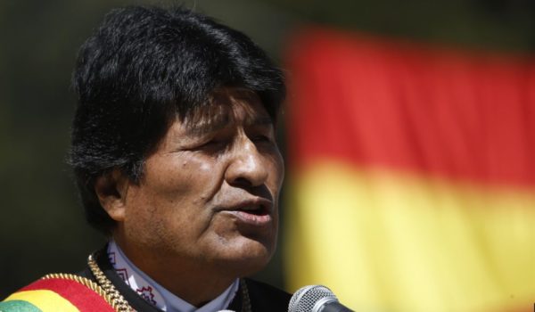 Miles de personas protestan contra el presidente de Bolivia, Evo Morales