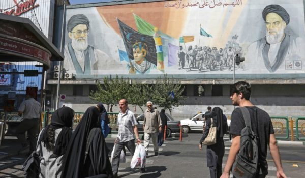 Detienen en Irán a Kamil Ahmadi, autor del libro «En nombre de la tradición: mutilaciones genitales femeninas en Irán»