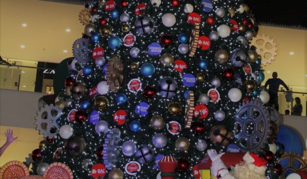 BAC Credomatic enciende la Navidad en Galerías Santo Domingo