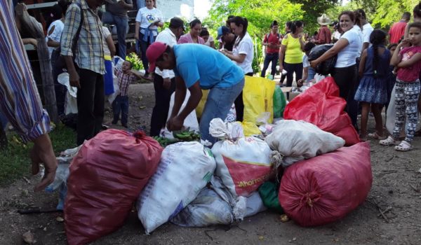 Iglesia católica entrega paquetes alimenticios a familias de Nueva Segovia y Madriz afectados por la sequía
