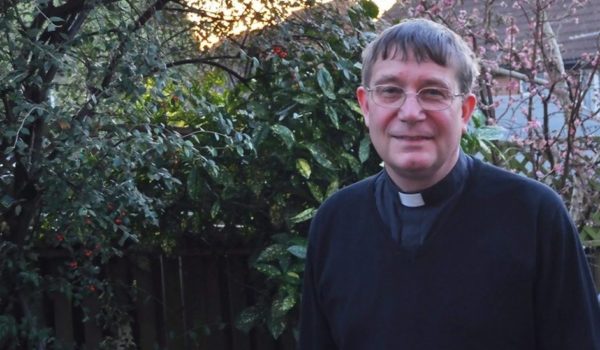 «Soy un cura católico y estoy casado»