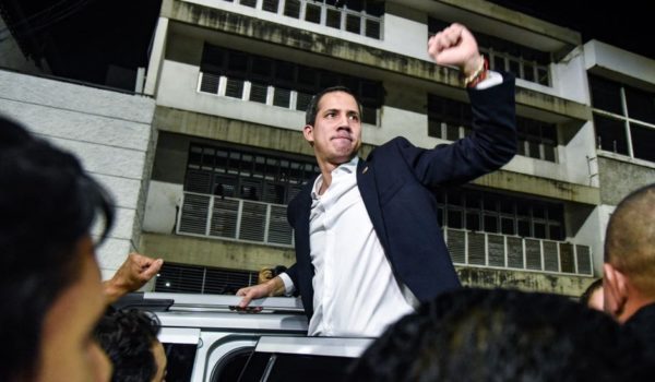 Juan Guaidó: por qué no lo detuvieron a su regreso a Venezuela