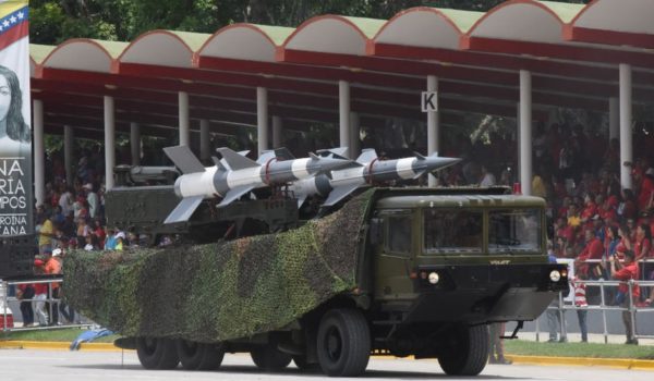 Venezuela: de qué tipo son y por qué estaban allí los misiles desplegados por el ejército cuando Juan Guaidó regresó al país