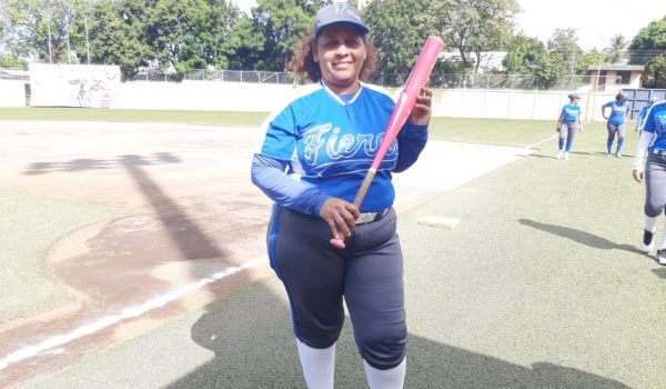 La historia de tres mujeres que decidieron salir de la rutina para jugar softbol en Managua