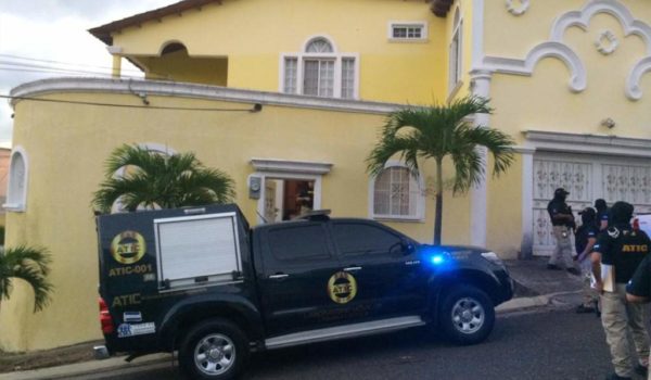 Detienen al comisionado general de la Policía de Honduras acusado de lavado de activos