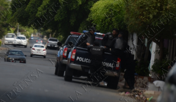Policía reprime manifestaciones de mujeres en espacios privados