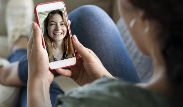 Coronavirus: 4 aplicaciones gratuitas para hacer videollamadas durante la cuarentena por el covid-19 (y por qué Zoom es tan popular)