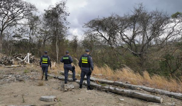 Nicaragüenses tratan de entrar a Costa Rica por el Río San Juan, pese al cierre de fronteras