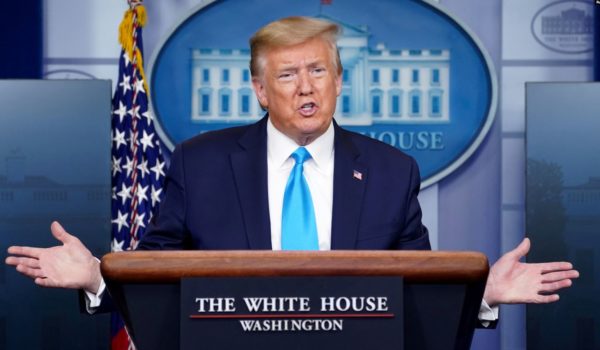 Trump lanza fuerte crítica a la OMS en medio de la pandemia