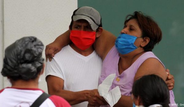 Retiran 500 cadáveres de viviendas en Guayaquil, Ecuador