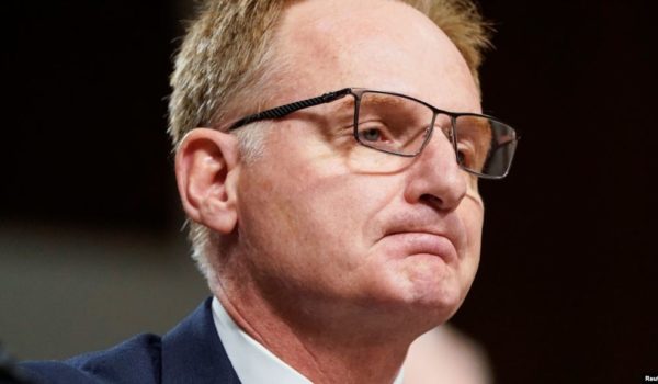 Dimite secretario interino de la Armada de EE.UU., tras insultar a capitán de un portaaviones