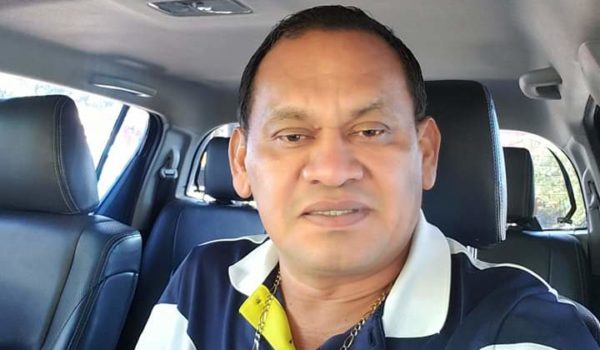 Le cortan la luz a Juan Caldera, «el rey de los pollos del oriental», y este denuncia a Disnorte-Dissur por exagerados cobros