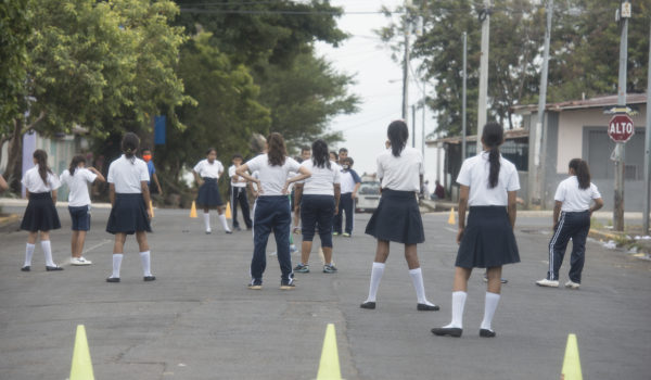 Adolescente en estudio de Codeni: «Tengo miedo que mis padres se contagien por vender en la calle y yo quedarme sola”