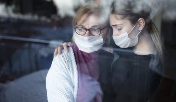 Muerte de un ser querido, consecuencias del aislamiento, miedo al contagio. La ONU alerta de una crisis psicológica por el Covid-19