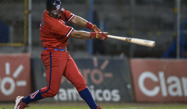 Aluminio vs. Madera: aquí los cinco mejores bateadores con cada tipo de bate