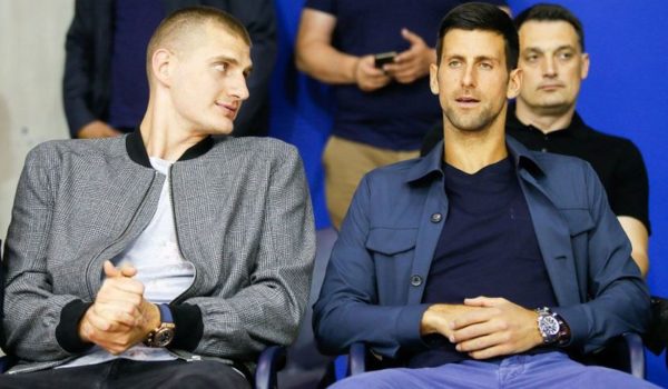 Una estrella de la NBA, que estuvo con Novak Djokovic en Serbia, dio positivo de Covid-19
