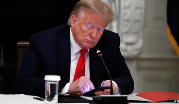 Trump: «Solo me reuniría con Maduro para discutir una cosa, una salida pacífica del poder»