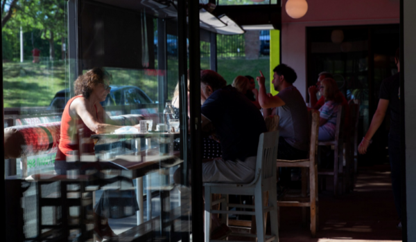 EE.UU. comienza a reabrir para el Día del Padre