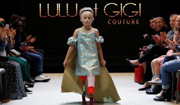 La historia de la niña que conquista sus sueños a pesar de usar prótesis