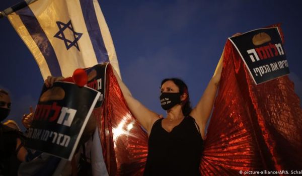 Miles protestan en Israel contra la gestión gubernamental del coronavirus