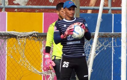 Dos partidos en siete años: La historia del futbolista que lucha por superarse a sí mismo para cumplir un sueño 