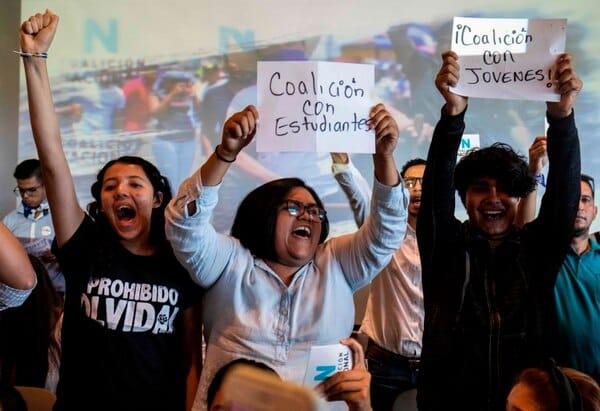 Coalición Nacional, sector juvenil, estudiantes, universitarios, rebelión de Abril, UNAB, Alianza Cívica