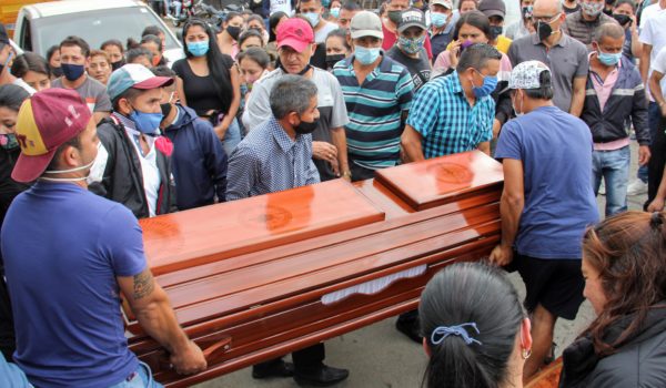 Colombia rebasa los 15,000 muertos y se acerca al medio millón de contagios de Covid-19