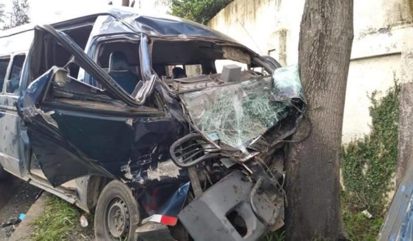 Al menos 20 personas lesionadas en accidente de tránsito entre un microbús interlocal y un camión