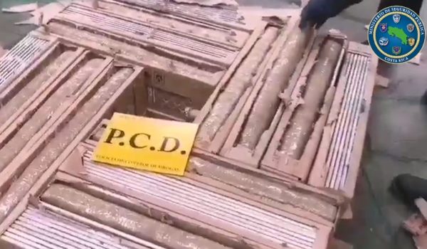 Nicaragüense llevaba escondidos más de mil kilos de marihuana entre cajas de cerámicas para piso