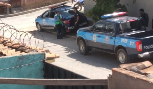 Policía orteguista rodea por casi siete horas vivienda de un diácono en Ocotal