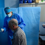 Agencia Europea de Medicamentos dice que casos de ómicron son «leves» en su mayoría