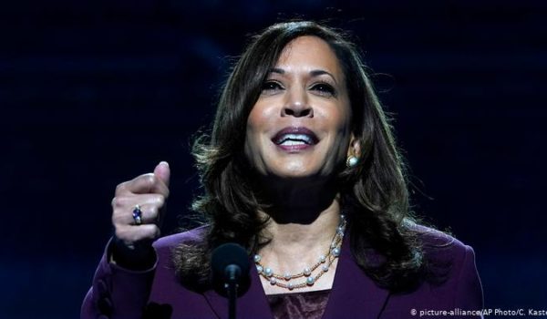 Kamala Harris acepta candidatura demócrata a la vicepresidencia de Estados Unidos