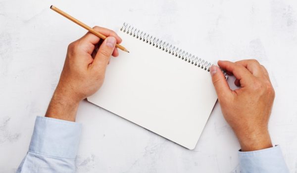 Cómo funciona el cerebro de los zurdos y otros datos curiosos que quizás no conocías