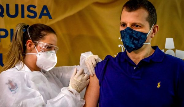 Vacuna contra la covid-19: Por qué Brasil es considerado el «laboratorio perfecto» para probarlas