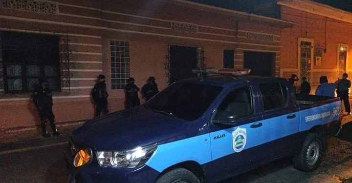 Asedio a la casa del exreo político de Masaya, Santiago Fajardo. LA PRENSA / REDES SOCIALES