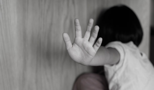 Acusan a rivense de violar a sus hijas de 8 y 13 años. Esposa lo denuncia y Policía lo atrapa