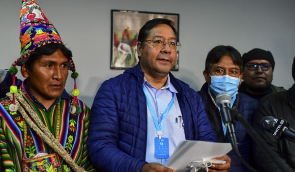 Fiscal peruano cita a declarar a futuro presidente de Bolivia por caso contra Martín Vizcarra