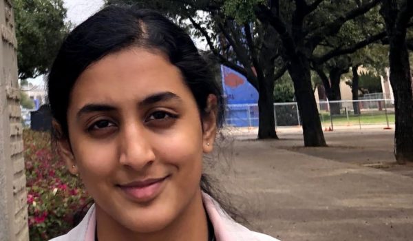 Tratamiento para Covid-19: Anika Chebrolu, la estudiante de 14 años que fue premiada por el descubrimiento de una molécula que puede ayudar a combatir el coronavirus