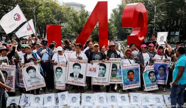 Caso Ayotzinapa: familias reclaman a AMLO por pocos avances