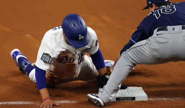 VIDEO | La jugada de Mooki Betts que sólo había hecho Babe Ruth hace 99 años
