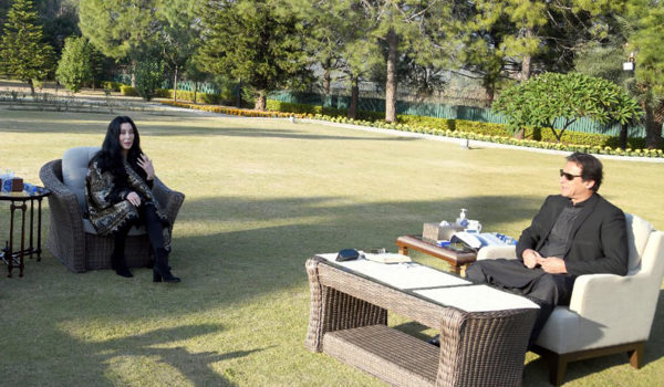 Cantante Cher, defensora de elefante en Pakistán, viaja a Islamabad antes del traslado del animal a Camboya