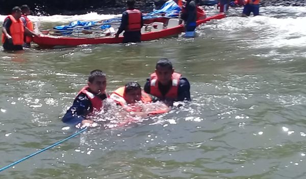 Fuerza Naval sigue buscando a marinos perdidos hace más de tres meses