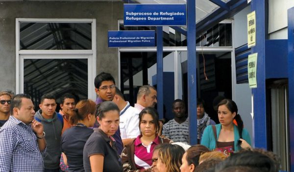 Difícil y costoso. Así será viajar de Costa Rica a Nicaragua en diciembre y luego regresar en enero