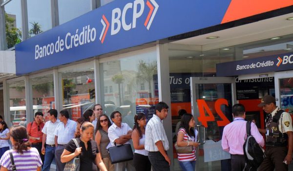 Por qué Perú decidió endeudarse por más de 100 años y qué consecuencias puede tener para su economía