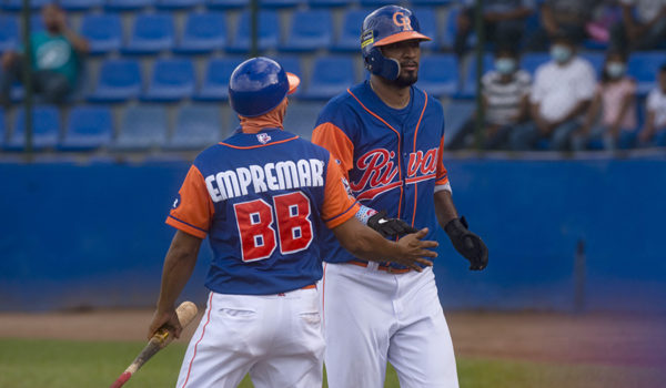 Gigantes detienen racha de triunfos del Tren a palo limpio