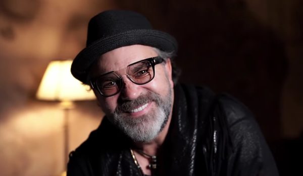 Mijares lanza su nuevo álbum musical e incluye al nicaragüense Hernaldo Zuñiga