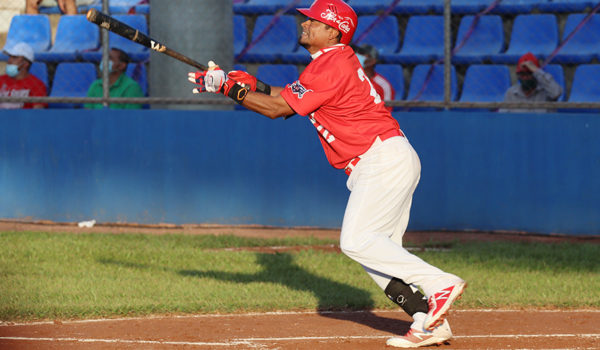 El Tren pasa arrollando al Bóer y se escapa en el liderato de la Liga Profesional