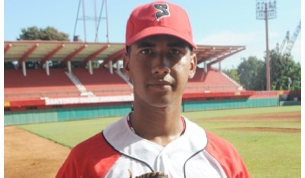 El Bóer contrata a un cubano de 22 años que sueña con ser como Christian Yelich