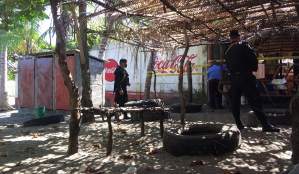 Matan de nueve balazos a dueño de restaurante en Paso Caballos