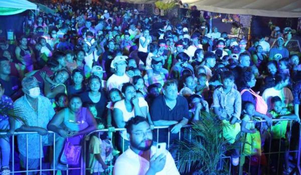 Rosario Murillo: aplicar «medidas de protección y de distancia», pero promueve aglomeraciones